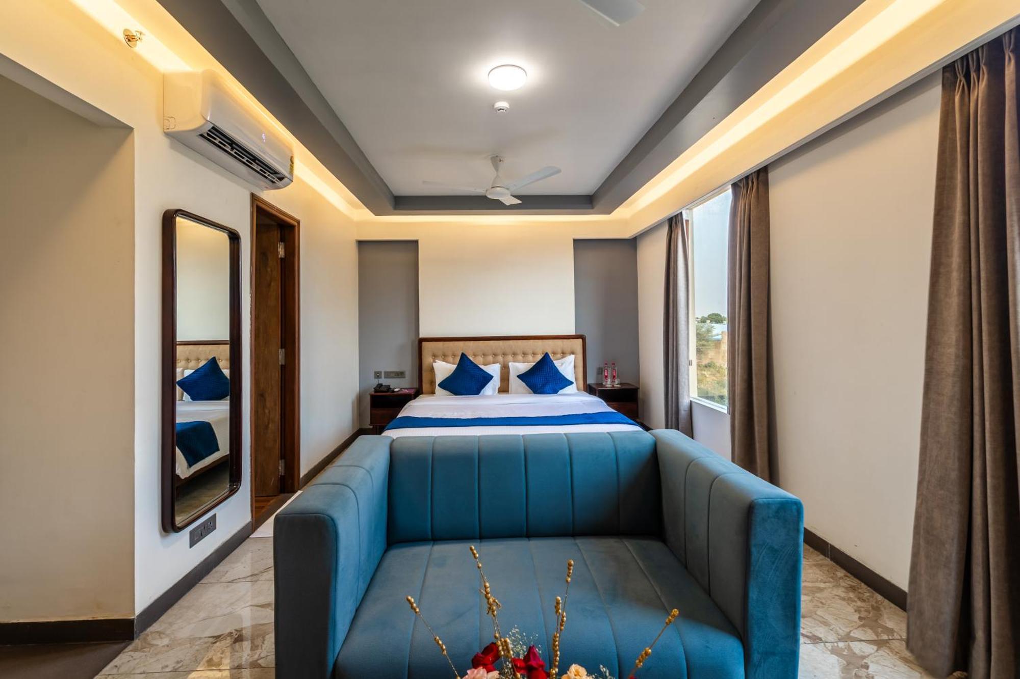 Clarks Inn Suites Jaipur Exterior foto